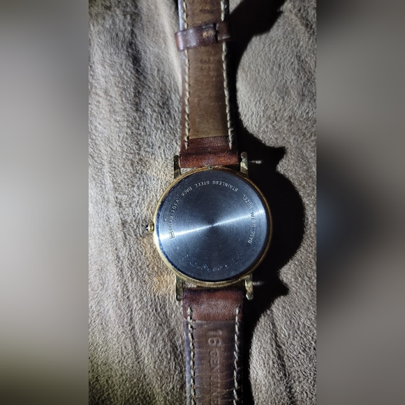 Lorus Disney Mickey Mouse Golf Club Gold Tone Watch - Picture 3 of 3